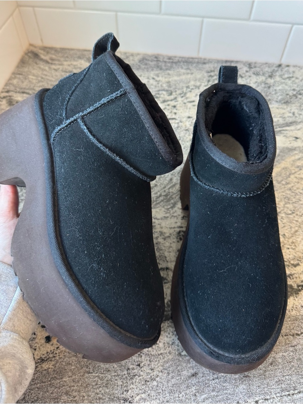 UGG Classic Ultra Mini New Heights Platform Boot in black. VGUC. Size 7